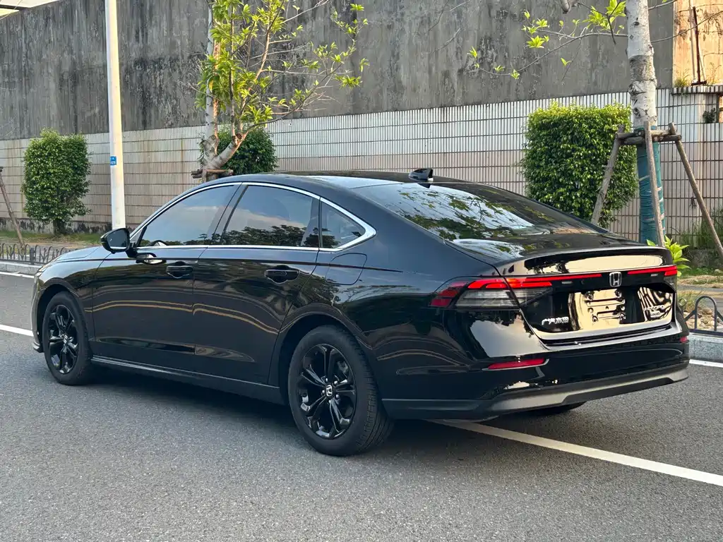 Honda Accord — фото 7