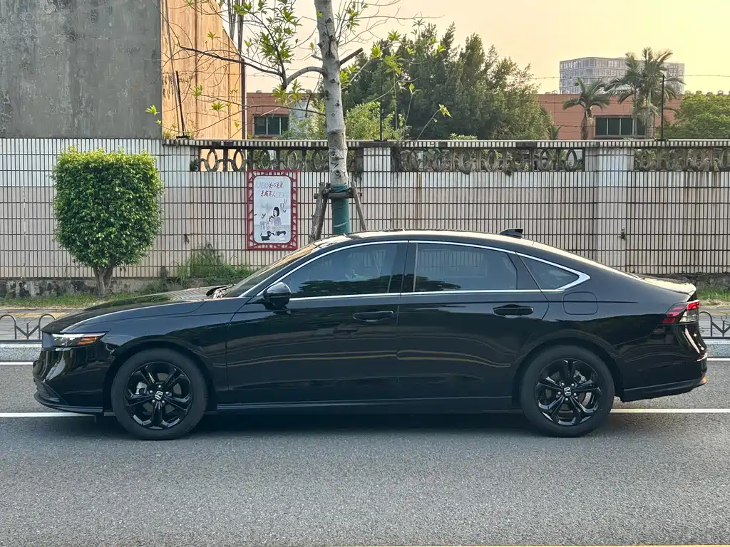 Honda Accord — фото 8