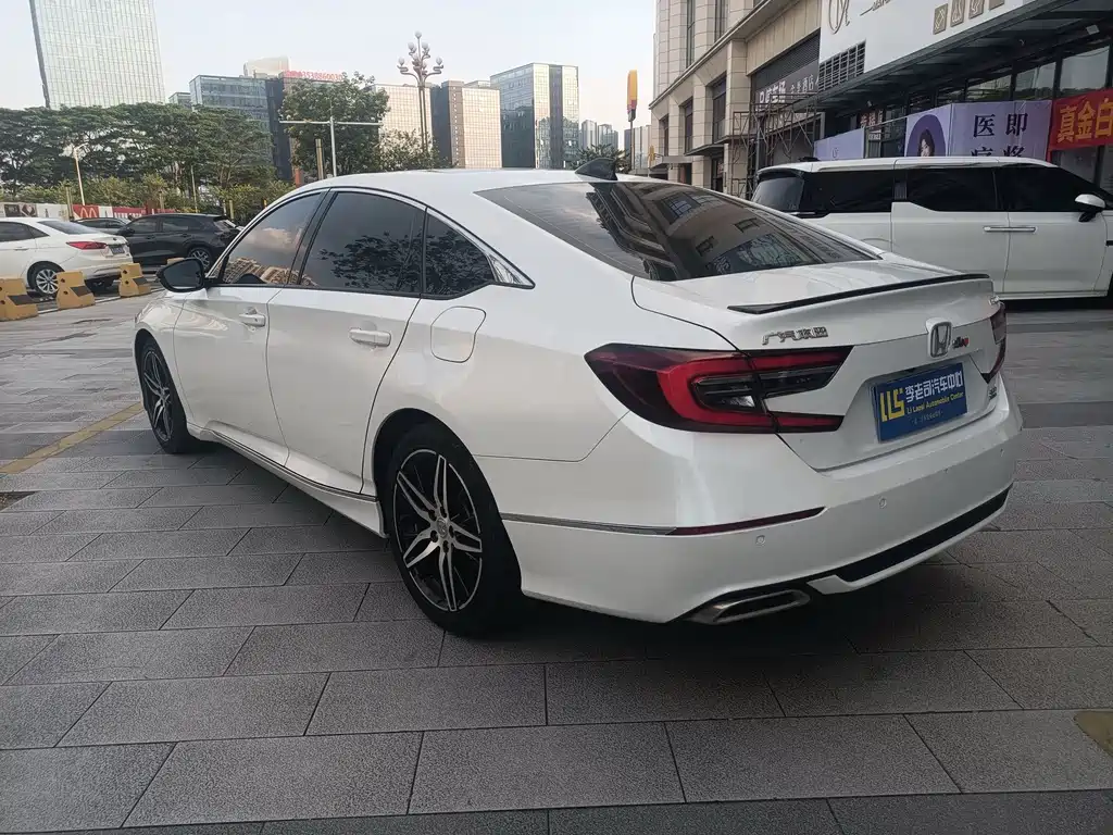 Honda Accord — фото 5
