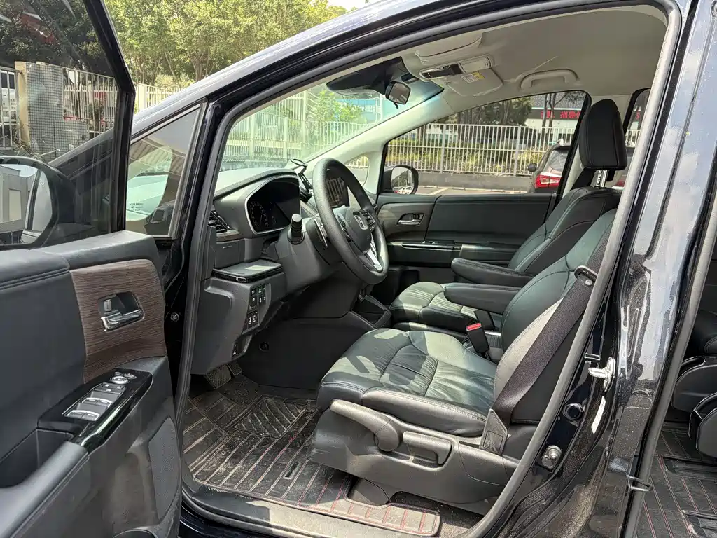 Honda Odyssey — фото 13