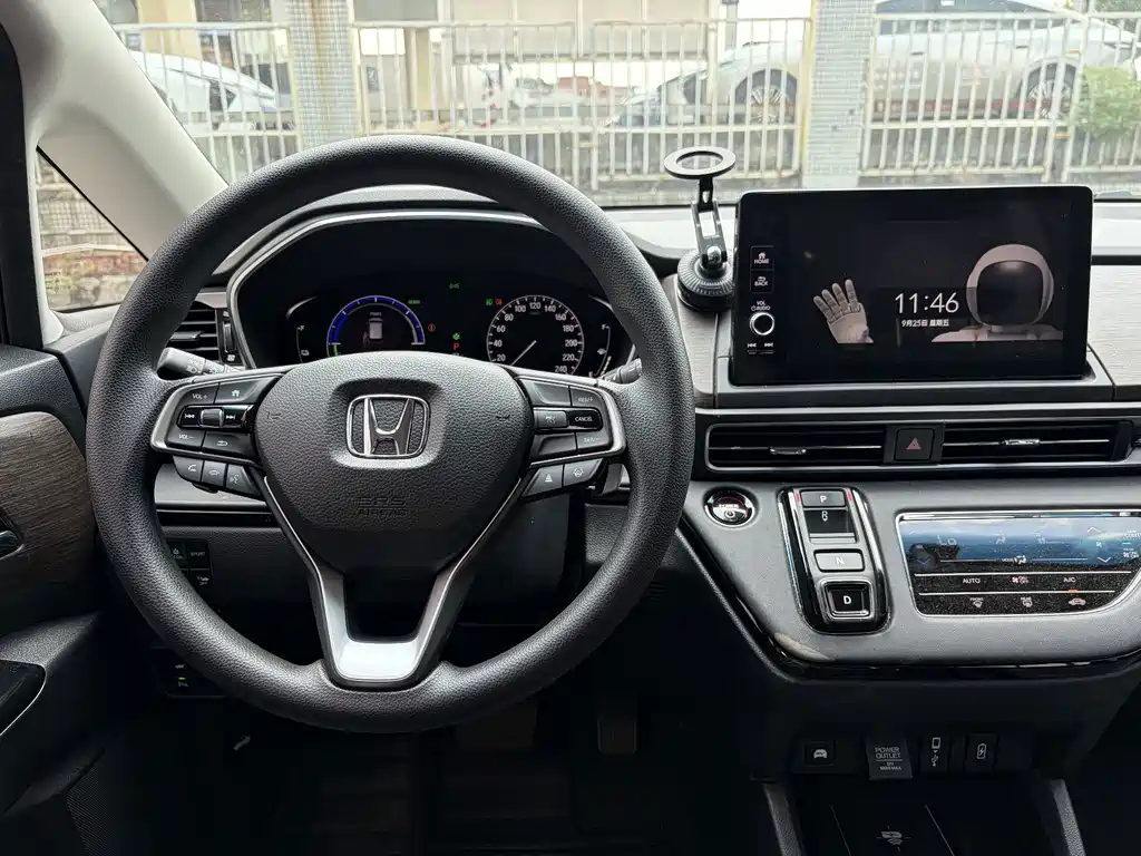 Honda Odyssey — фото 19