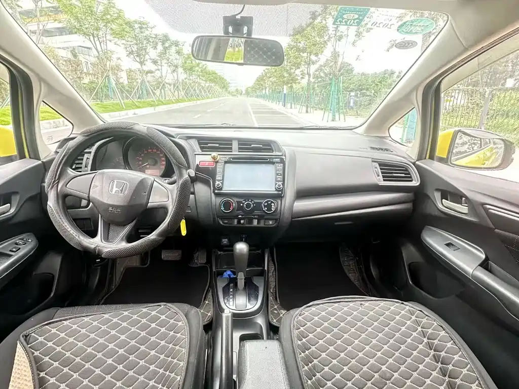 Honda Fit — фото 5