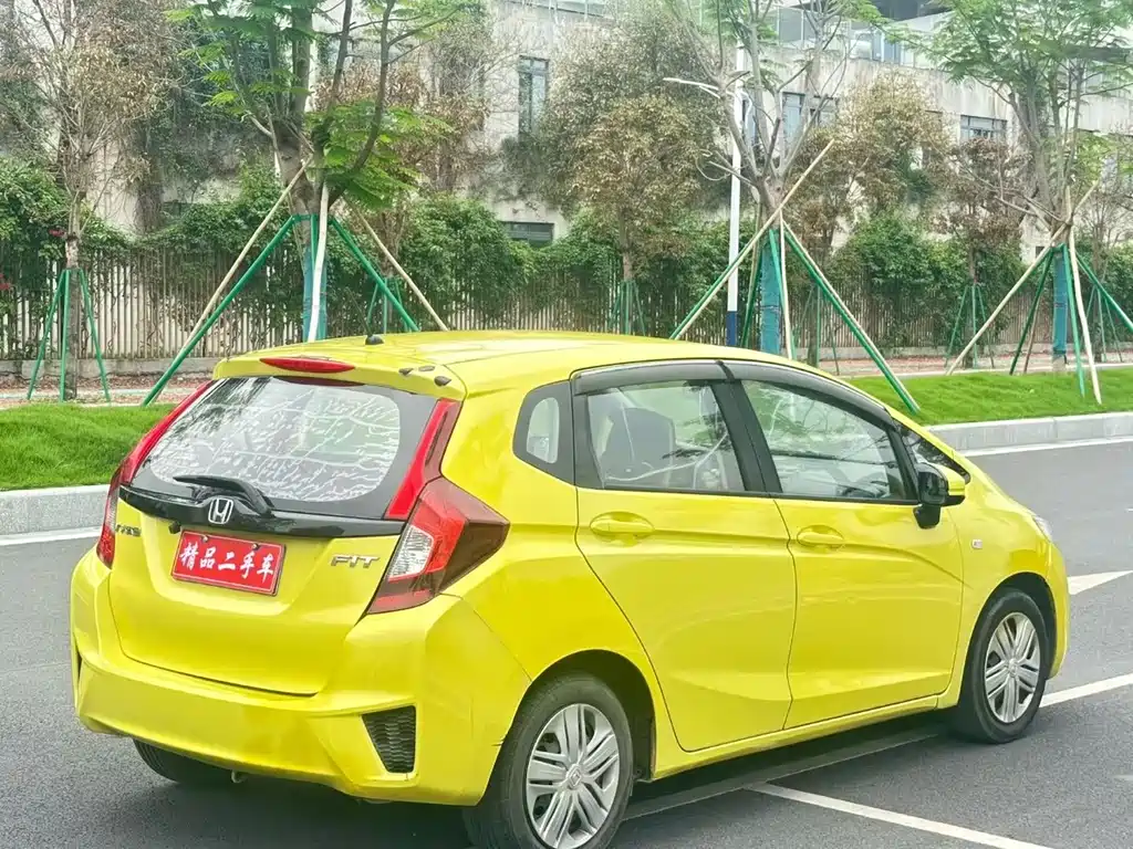 Honda Fit — фото 7