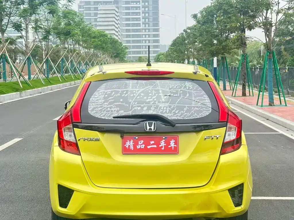 Honda Fit — фото 8