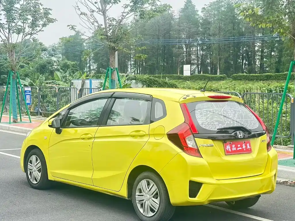 Honda Fit — фото 9