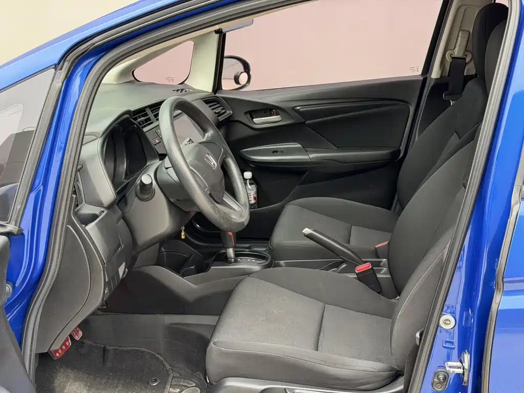 Honda Fit — фото 4