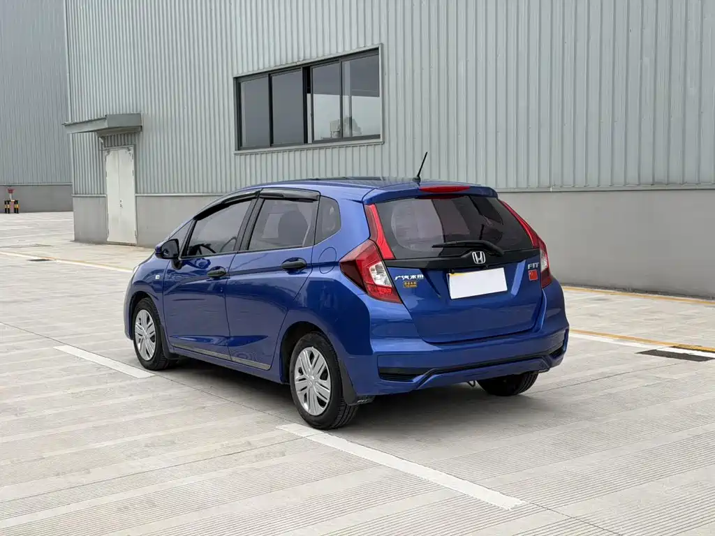 Honda Fit — фото 7