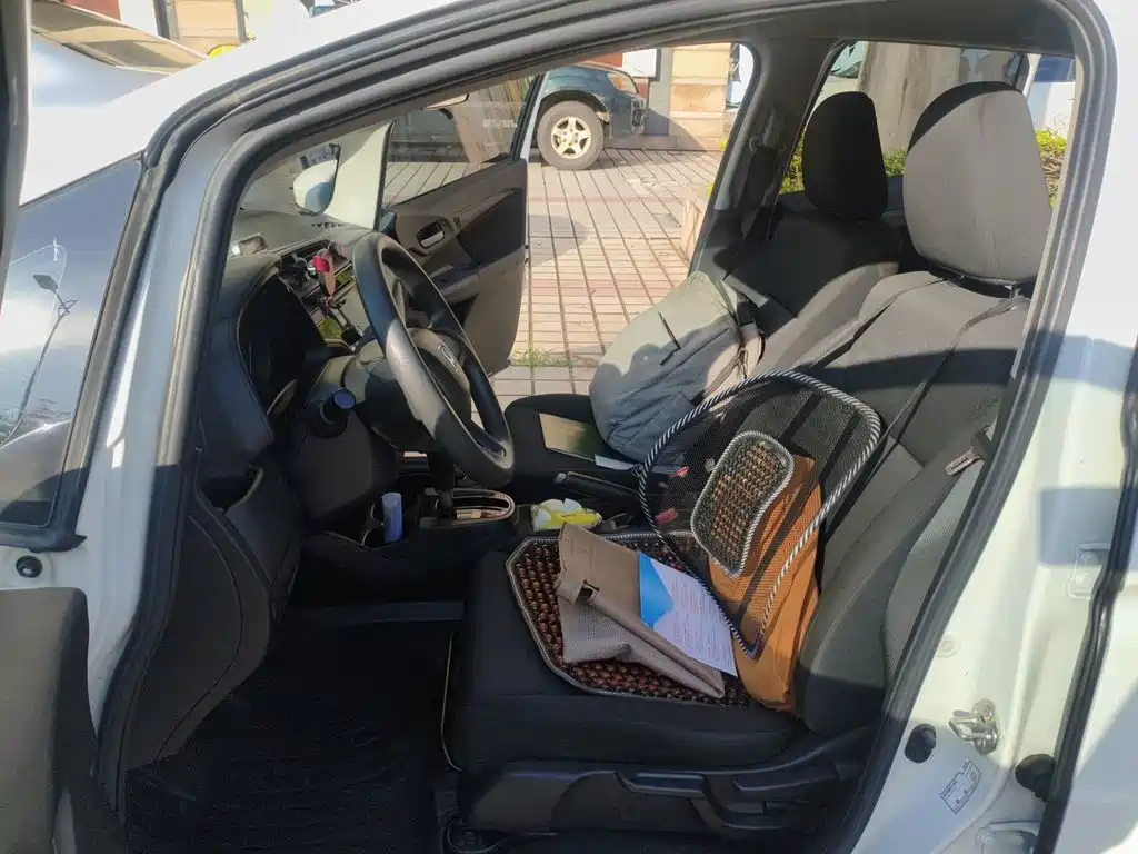 Honda Fit — фото 11