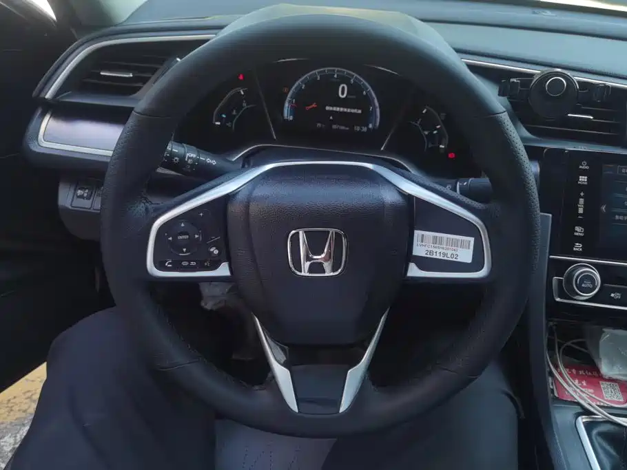 Honda Civic — фото 15