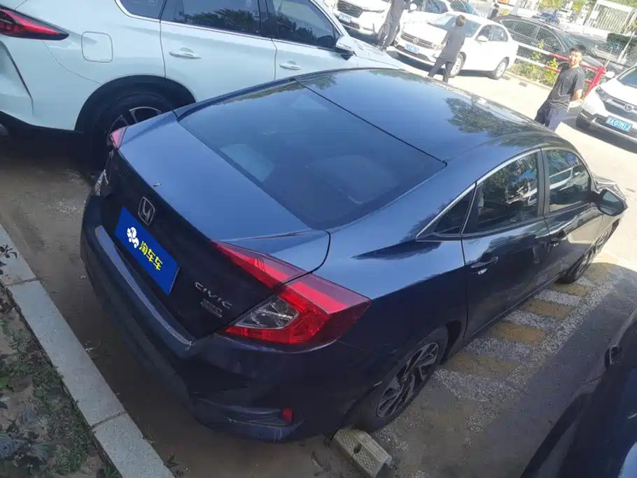 Honda Civic — фото 3