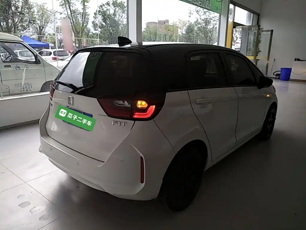 Honda Fit — фото 7