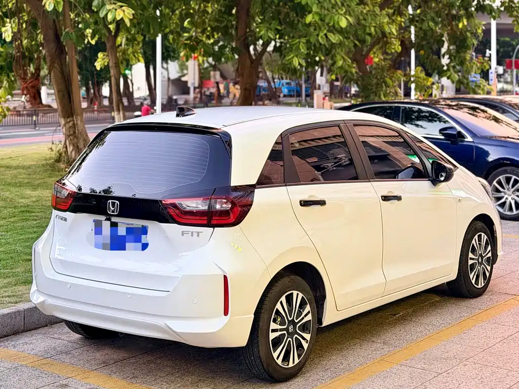 Honda Fit — фото 4