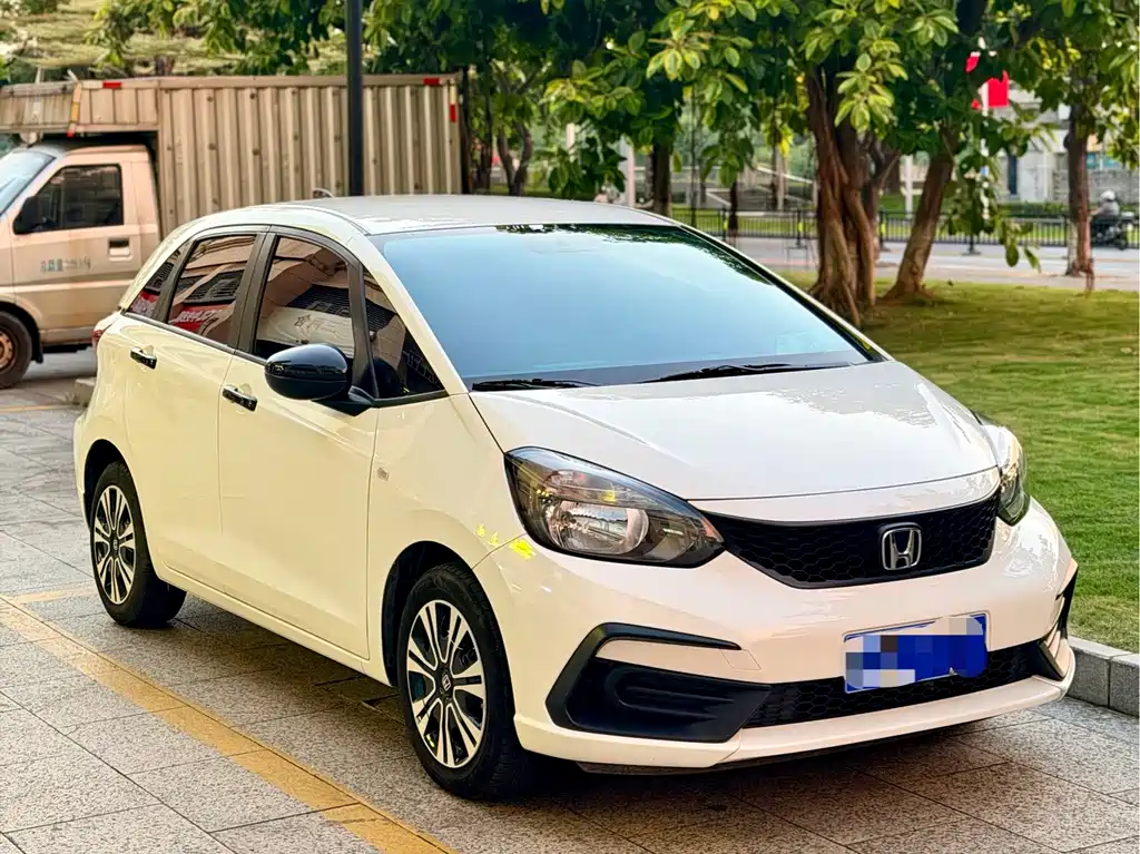 Honda Fit — фото 5