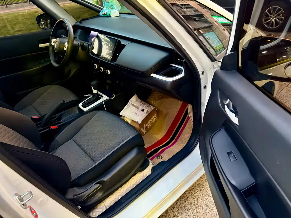 Honda Fit — фото 8