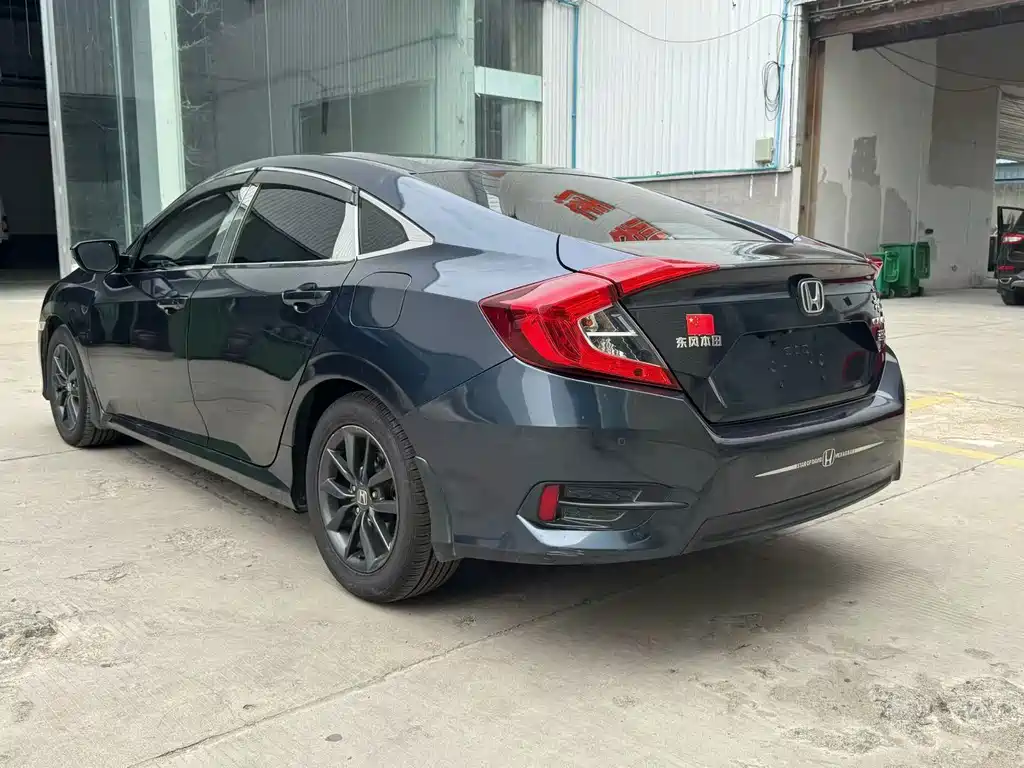 Honda Civic — фото 7