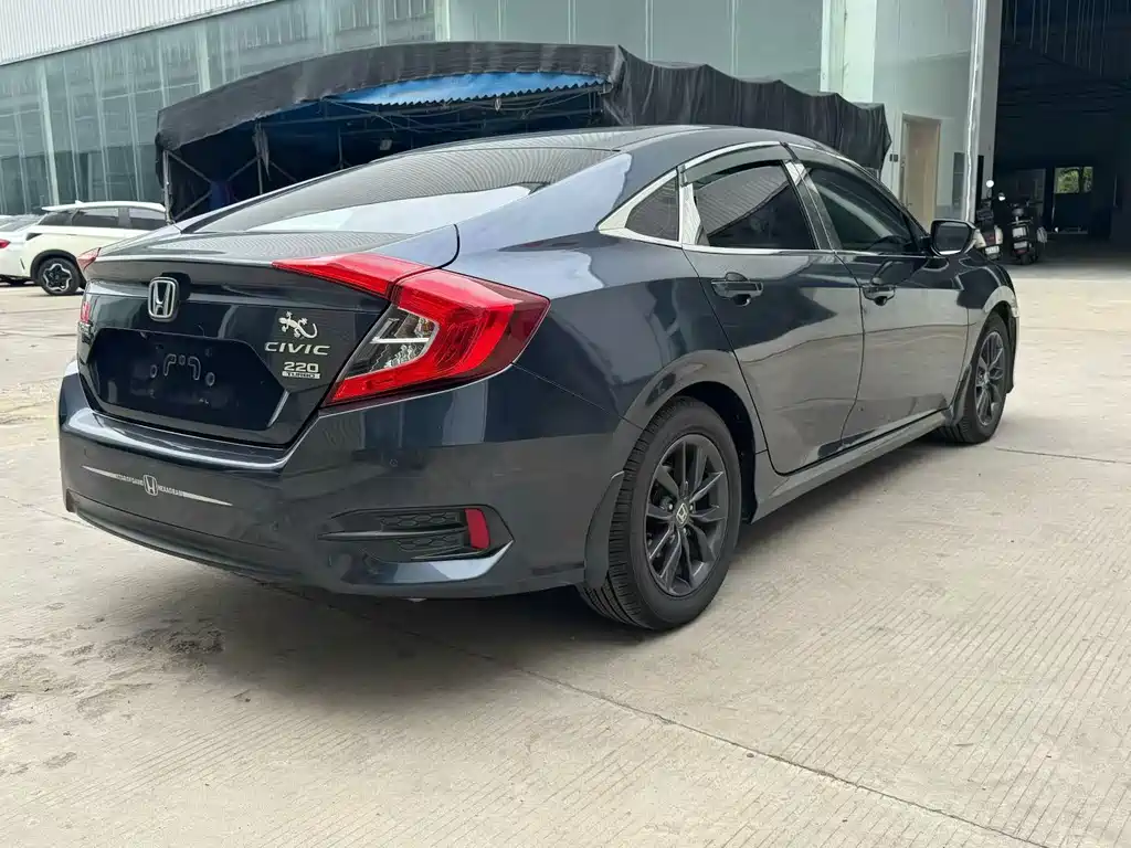 Honda Civic — фото 9