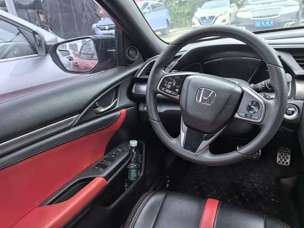 Honda Civic — фото 10