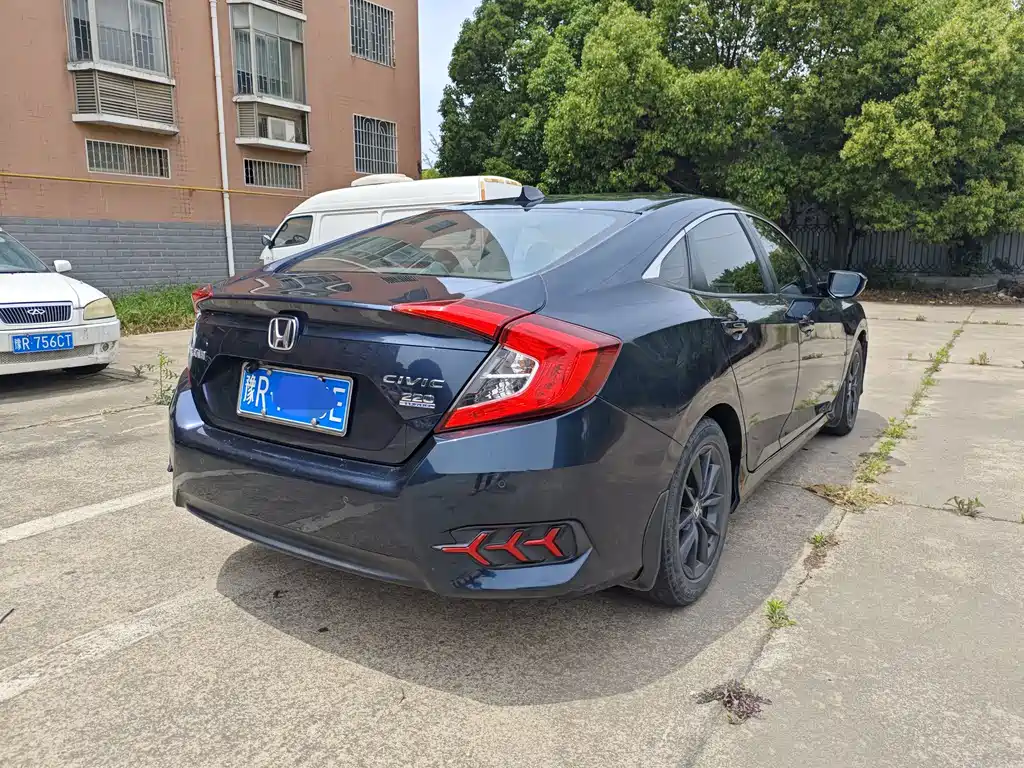 Honda Civic — фото 5