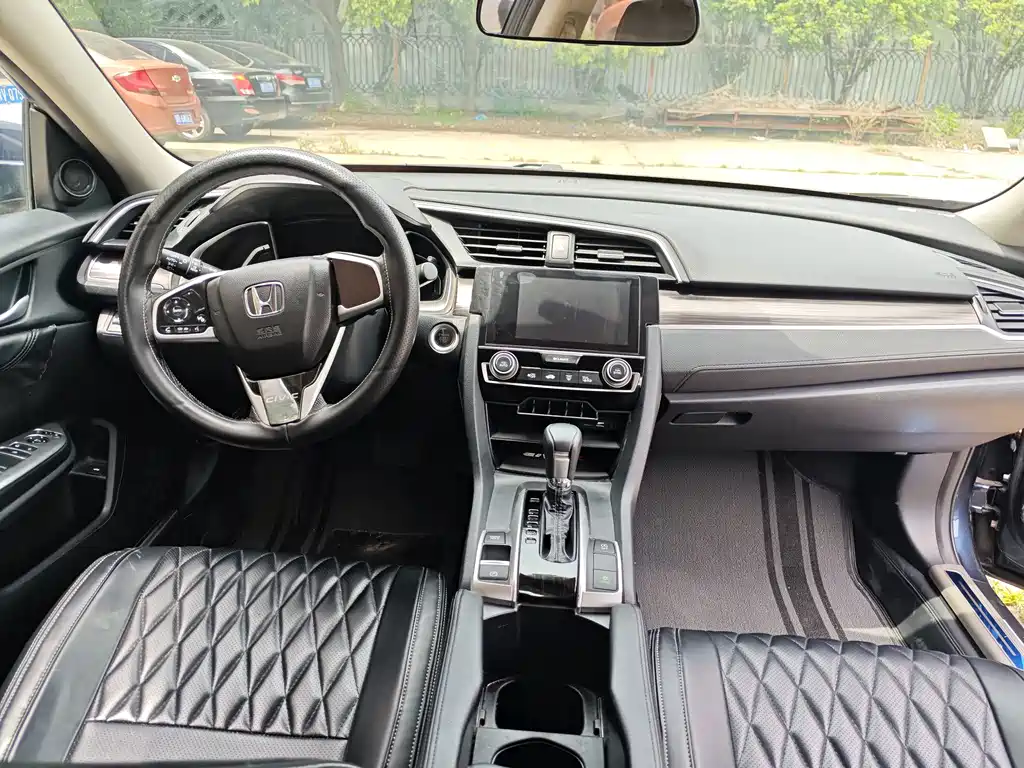 Honda Civic — фото 6