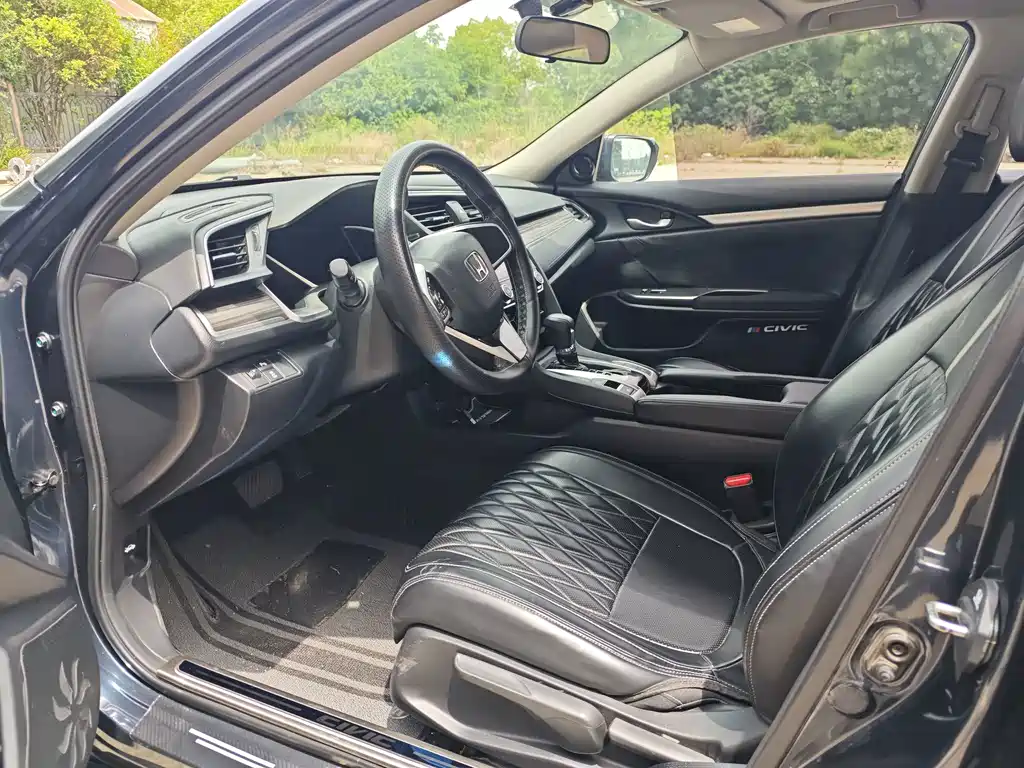 Honda Civic — фото 7