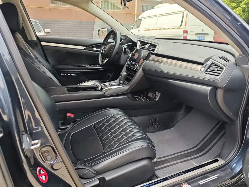 Honda Civic — фото 8