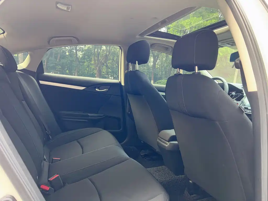 Honda Civic — фото 10