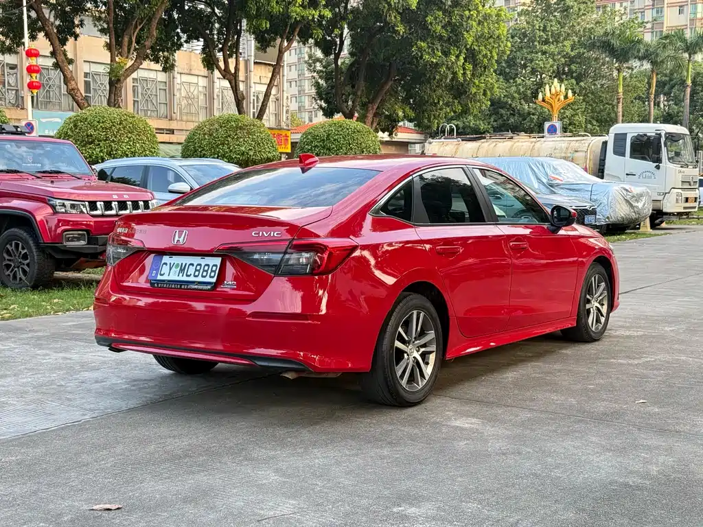 Honda Civic — фото 8