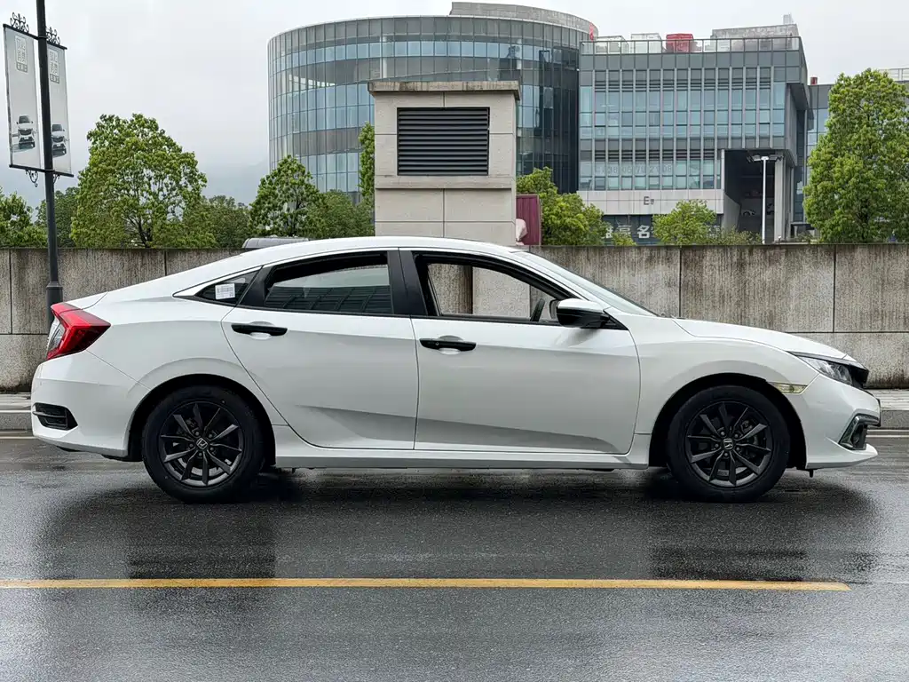 Honda Civic — фото 4