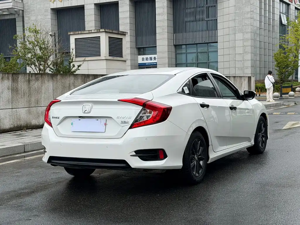 Honda Civic — фото 5