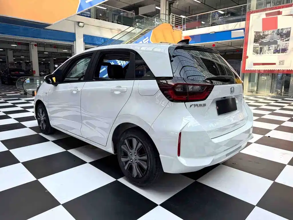 Honda Fit — фото 17