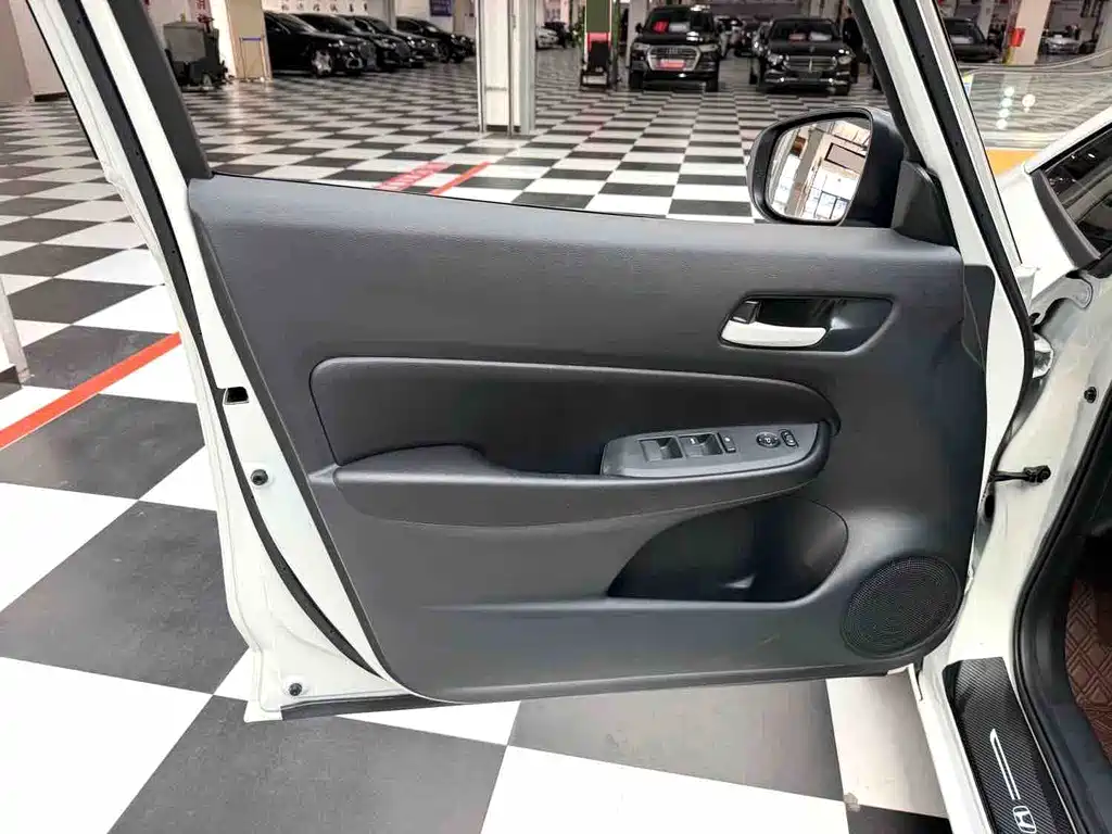 Honda Fit — фото 6