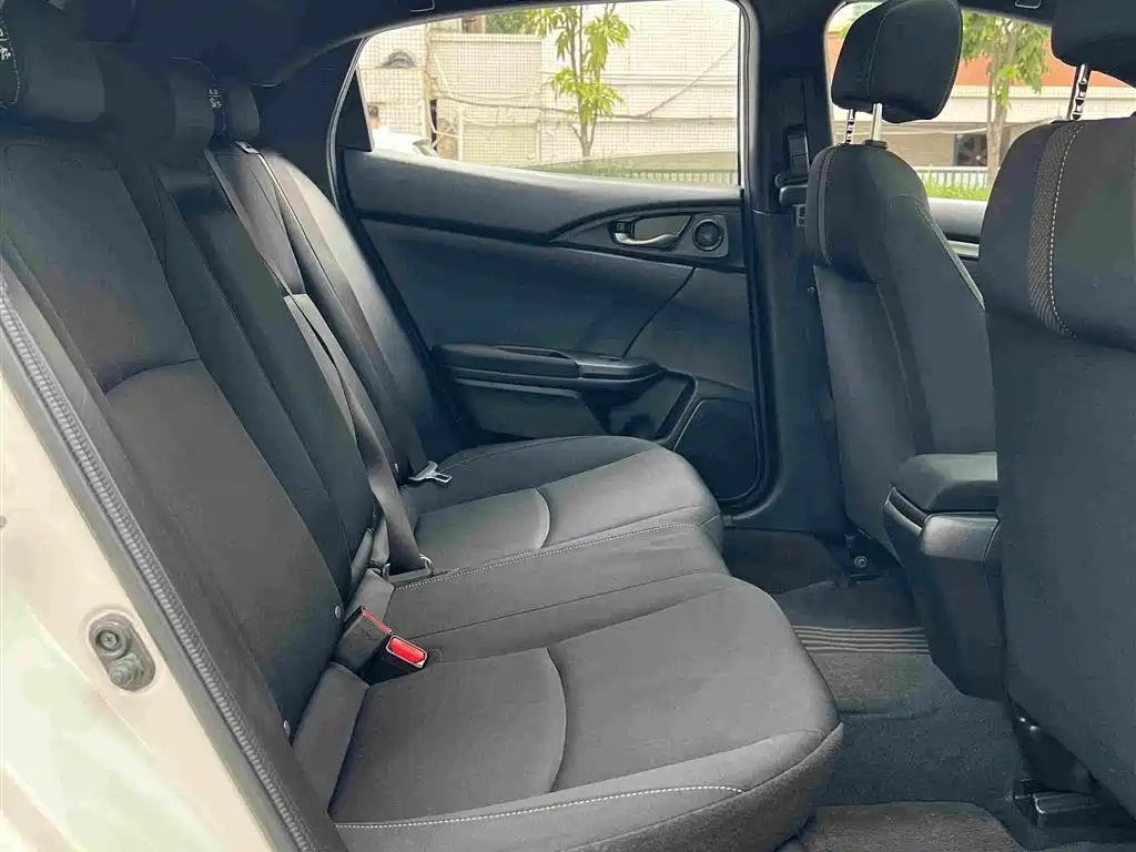 Honda Civic — фото 10