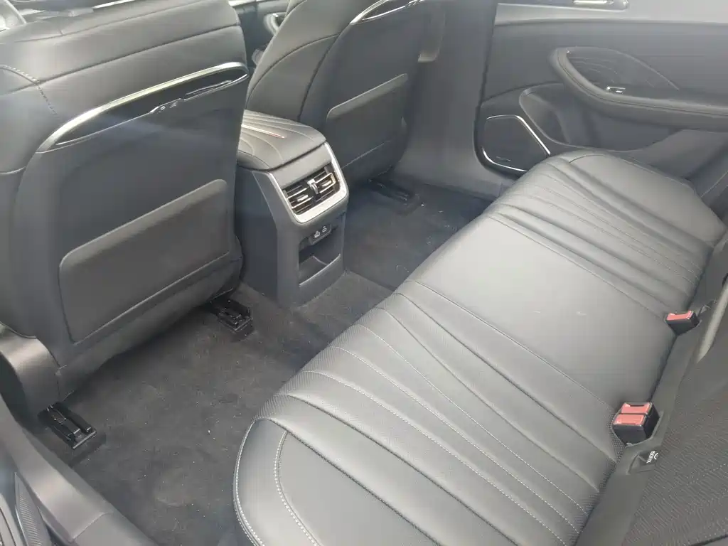 Hongqi Hongqi H5 — фото 10