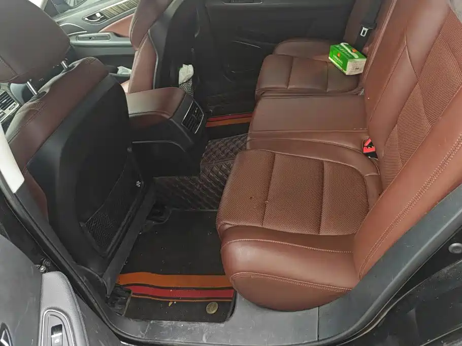 Hongqi Hongqi H7 — фото 11