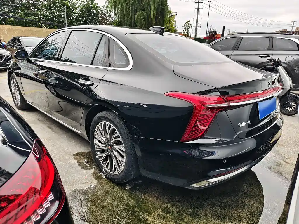 Hongqi Hongqi H5 — фото 15