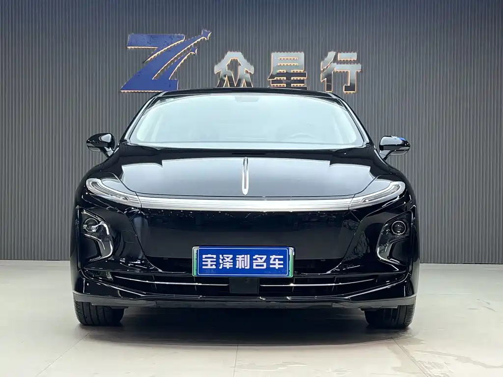 Hongqi Hongqi E-QM5 — фото 2