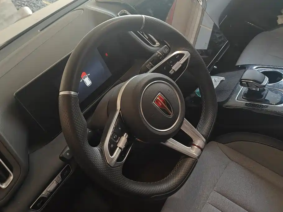 Hongqi Hongqi HS3 — фото 15