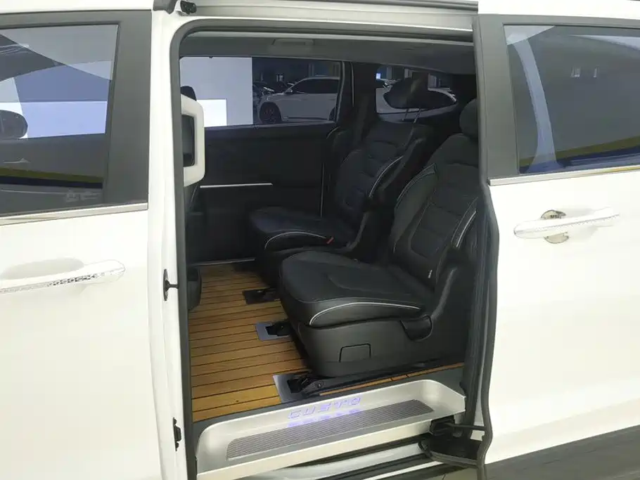 Hyundai Custo — фото 11