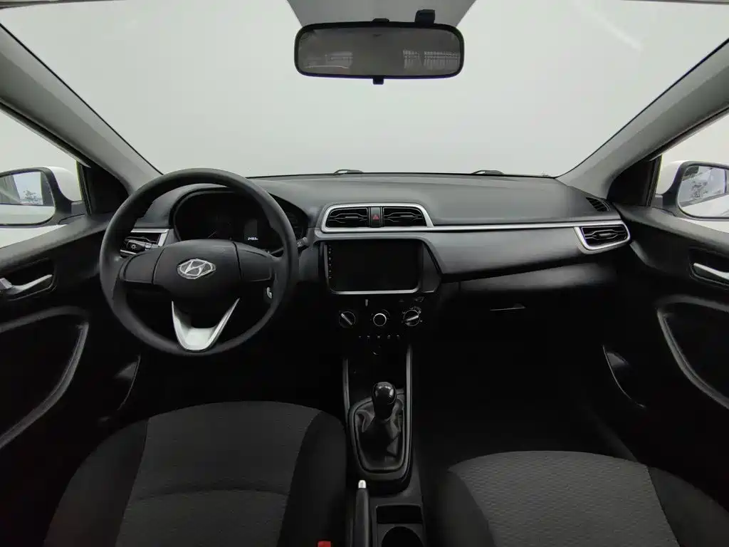 Hyundai Verna — фото 5