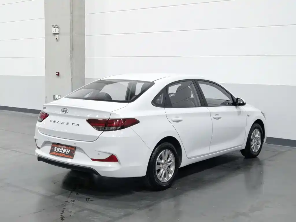 Hyundai Elantra — фото 2