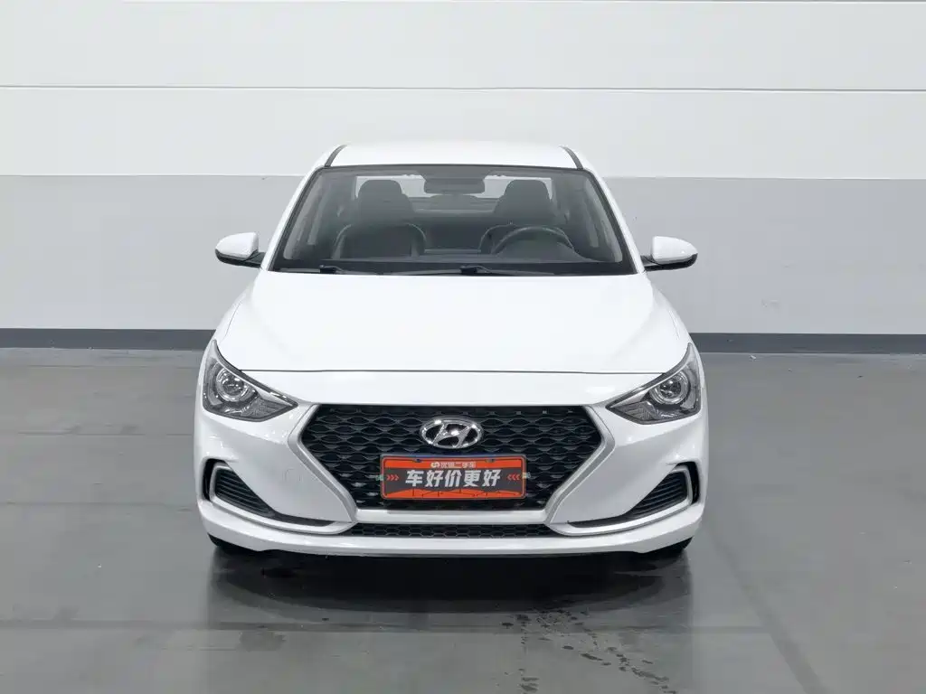 Hyundai Elantra — фото 3