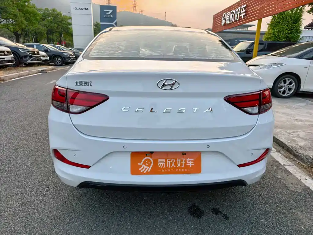 Hyundai Elantra — фото 7