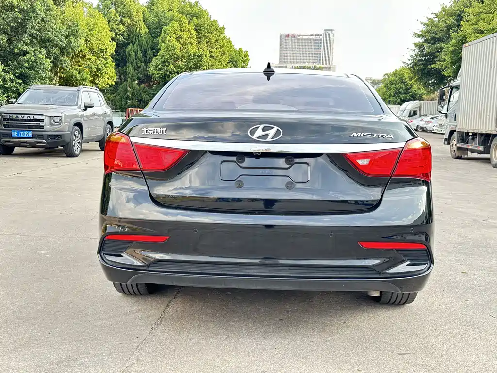 Hyundai Mistra — фото 4