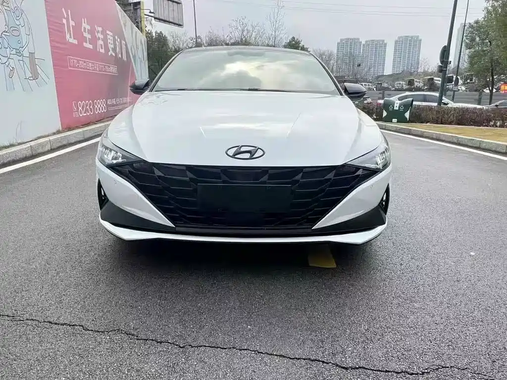 Hyundai Elantra — фото 2