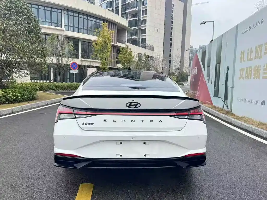Hyundai Elantra — фото 8