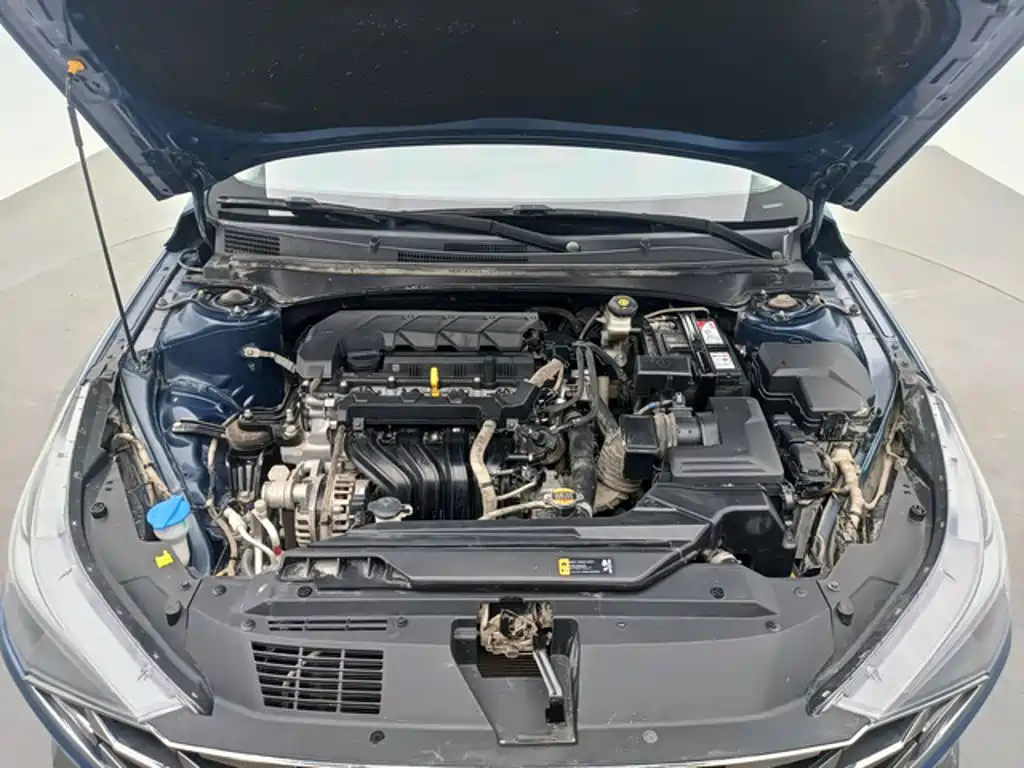 Hyundai Elantra — фото 11