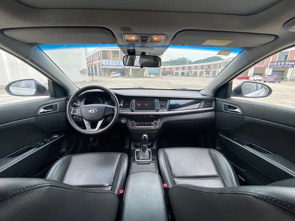 Hyundai Mistra — фото 10