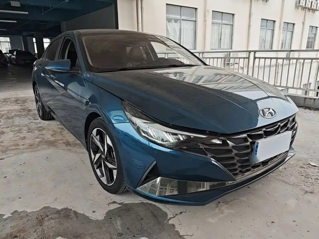 Hyundai Elantra — фото 4