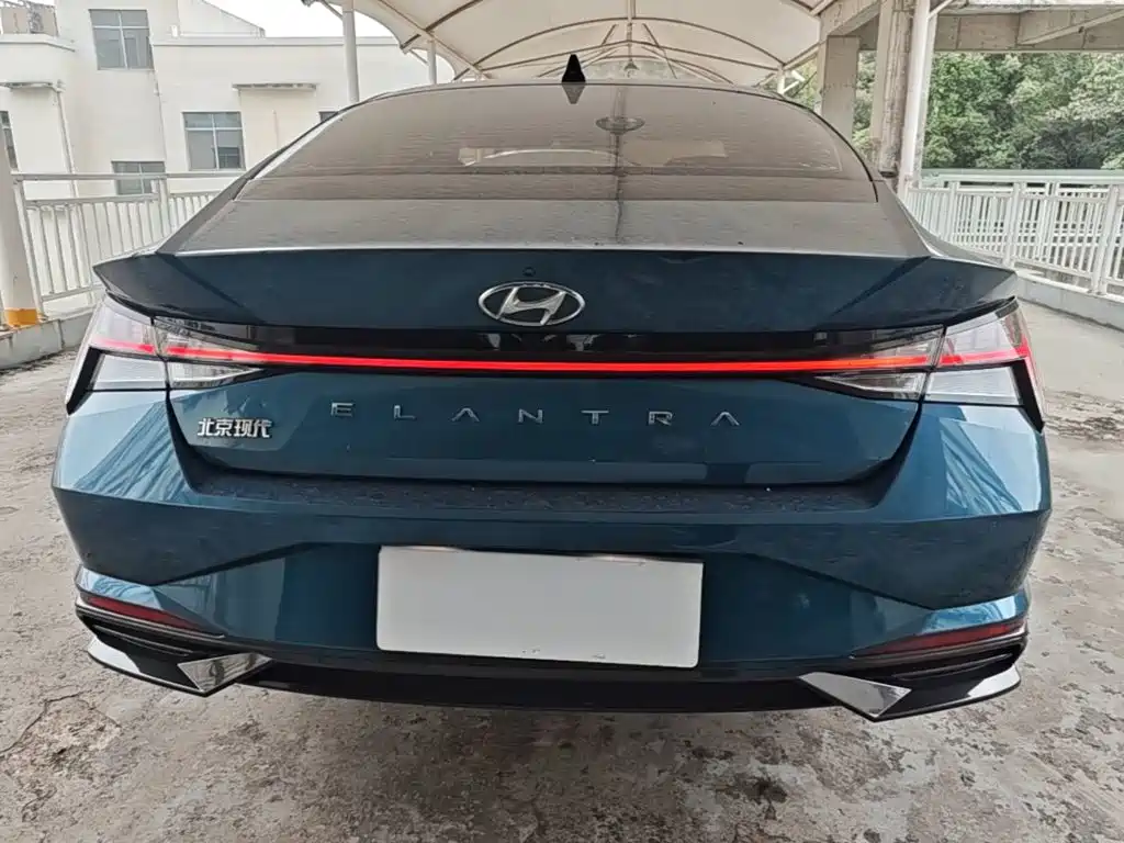 Hyundai Elantra — фото 6