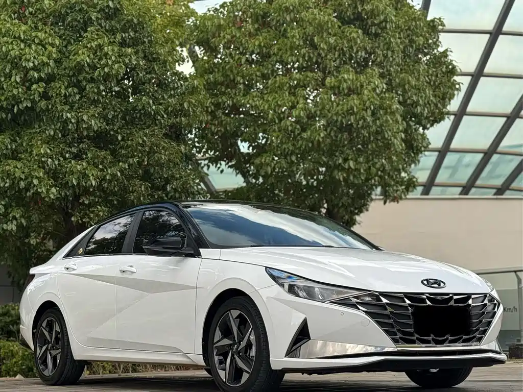 Hyundai Elantra — фото 4